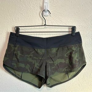 Lululemon Speed Up short 2.5” in camo